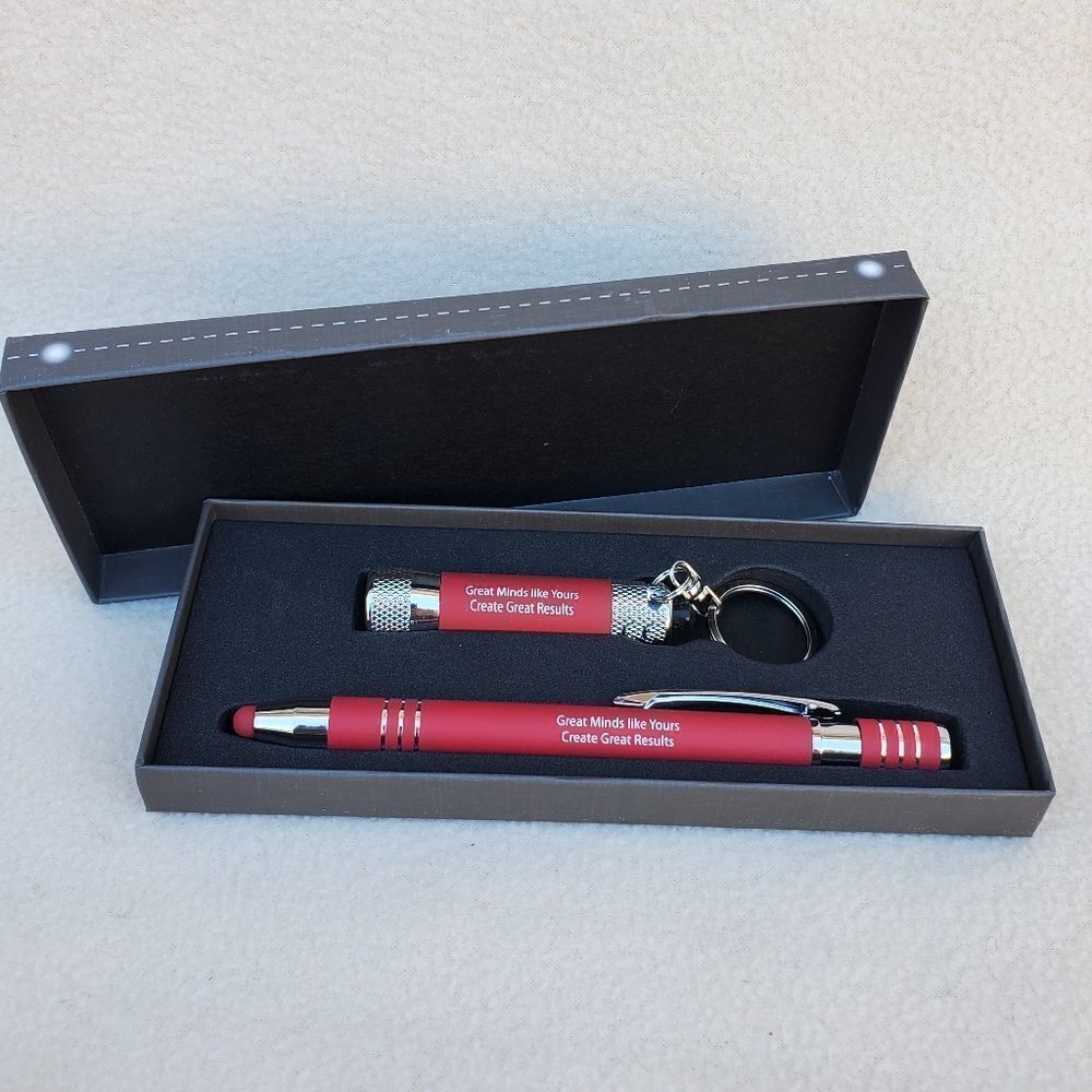 Pen and flashlight gift box set "Great Minds Like Yours Create Great Results"